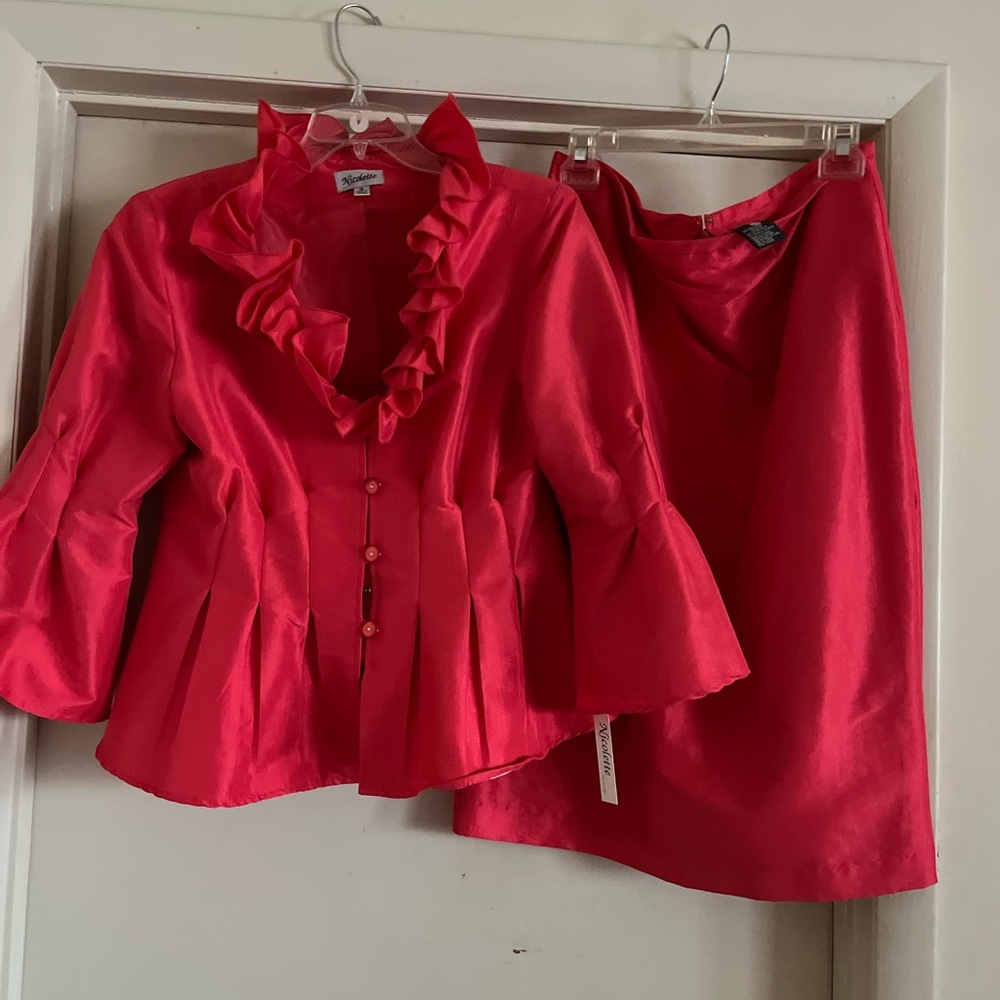 Skirt Suite pink size 12